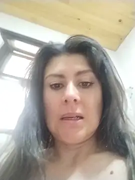 Snapshot of Lyonette_reading1 chatting on 04/03/26, 05:11 Lyonette reading1 online show from 04/03/26, 05:11