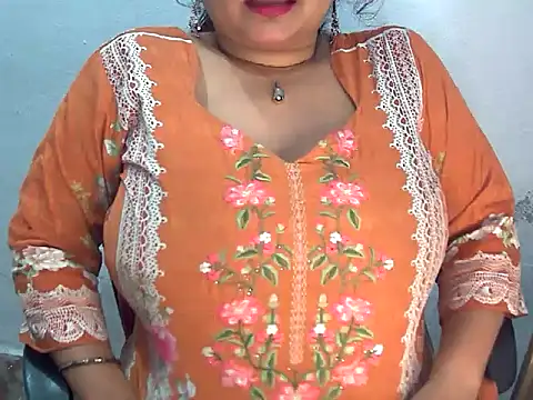 Snapshot of Saniya_K2 chatting on 07/11/26, 05:04 Saniya K2 online show from 07/11/26, 05:04