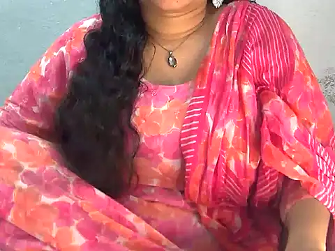 Snapshot of Saniya_K2 chatting on 07/18/26, 04:00 Saniya K2 online show from 07/18/26, 04:00
