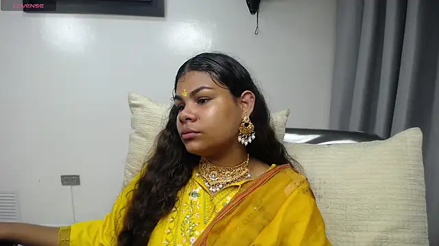 Snapshot of yaazhinii chatting on 04/07/26, 11:54 yaazhinii online show from 04/07/26, 11:54