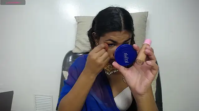 Snapshot of yaazhinii chatting on 04/16/26, 12:39 yaazhinii online show from 04/16/26, 12:39