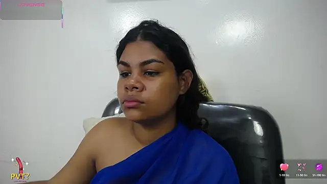 Snapshot of yaazhinii chatting on 05/14/26, 11:39 yaazhinii online show from 05/14/26, 11:39