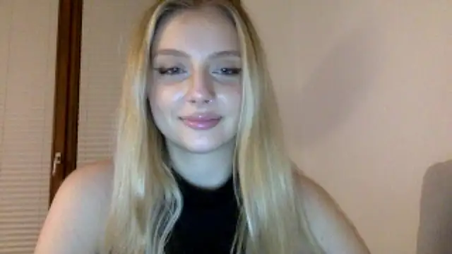 Snapshot of MayaWetDream chatting on 02/23/26, 06:05 MayaWetDream online show from 02/23/26, 06:05