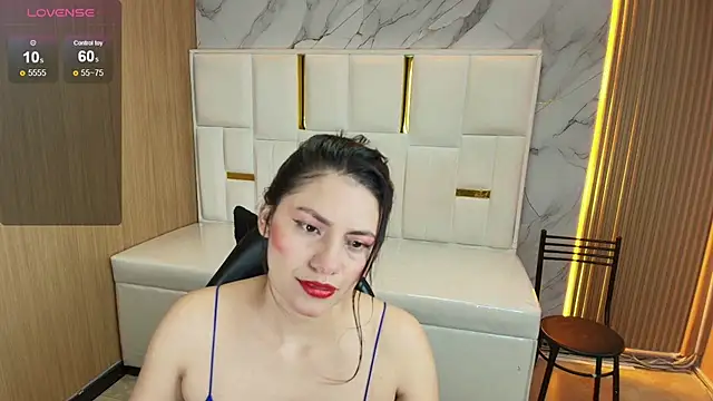 Snapshot of rox_luxury_tf chatting on 03/25/26, 01:39 rox luxury tf online show from 03/25/26, 01:39