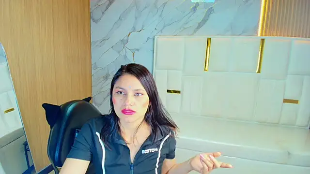 Snapshot of rox_luxury_tf chatting on 04/16/26, 01:45 rox luxury tf online show from 04/16/26, 01:45