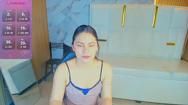 Snapshot of rox_luxury_tf chatting on 04/23/26, 01:24 rox luxury tf online show from 04/23/26, 01:24