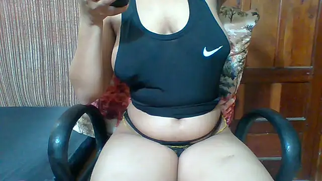 Snapshot of JUICY_T chatting on 06/02/26, 05:42 JUICY T online show from 06/02/26, 05:42