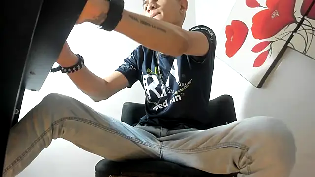 Jesshot bigcock20cm online show from 05/23/26, 06:23