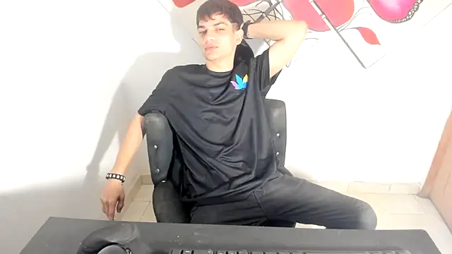 Jesshot bigcock20cm online show from 05/30/26, 02:19