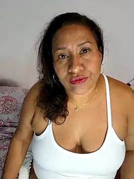 Snapshot of Nyomi_browm chatting on 05/13/26, 01:58 Nyomi browm online show from 05/13/26, 01:58