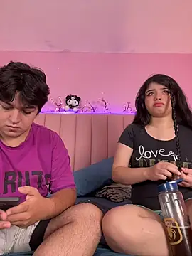 EmilyAndAndrew online show from 06/10/26, 04:34