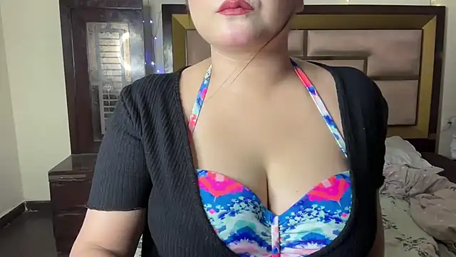 Hersheykaur online show from 06/09/26, 08:53