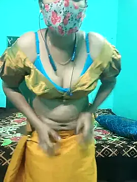 Snapshot of Tamilkannadacouple chatting on 03/06/26, 05:20 Tamilkannadacouple online show from 03/06/26, 05:20