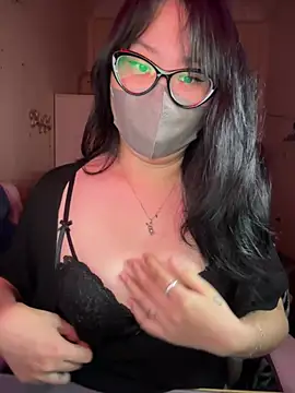 HaleyKin online show from 05/18/26, 02:56