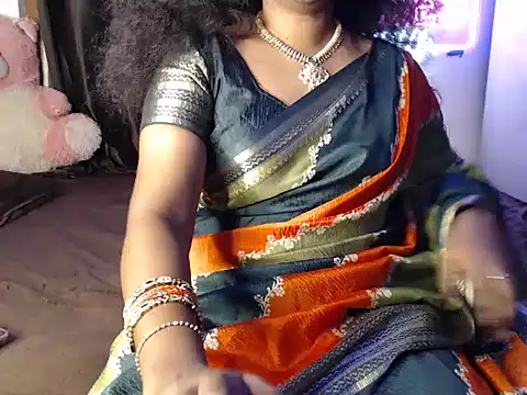 Snapshot of VixenNandhu chatting on 03/20/26, 06:35 VixenNandhu online show from 03/20/26, 06:35