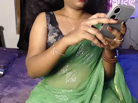 Snapshot of VixenNandhu chatting on 03/24/26, 06:46 VixenNandhu online show from 03/24/26, 06:46