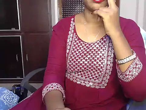 Snapshot of VixenNandhu chatting on 04/18/26, 06:23 VixenNandhu online show from 04/18/26, 06:23