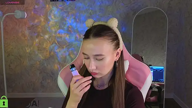 Snapshot of _Kiki_angel_ chatting on 03/13/26, 01:56 Kiki angel online show from 03/13/26, 01:56