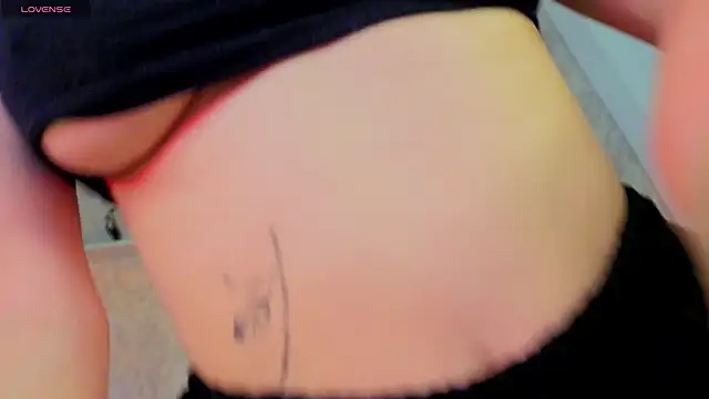 Snapshot of _Kiki_angel_ chatting on 06/15/26, 01:30 Kiki angel online show from 06/15/26, 01:30