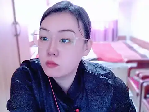 Snapshot of yingying1222 chatting on 03/04/26, 11:33 yingying1222 online show from 03/04/26, 11:33