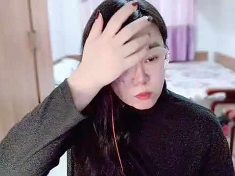 Snapshot of yingying1222 chatting on 03/06/26, 12:01 yingying1222 online show from 03/06/26, 12:01