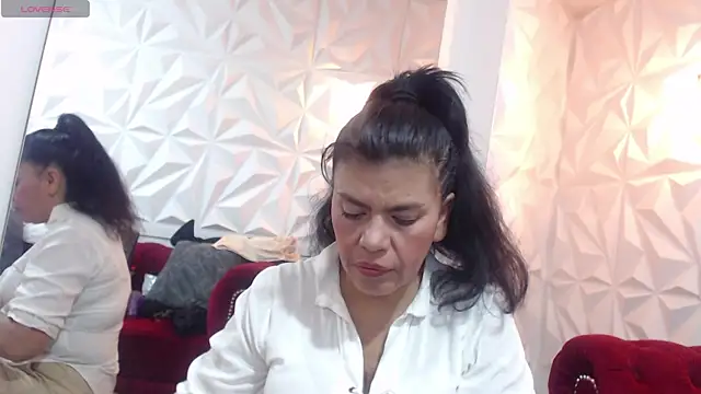 Snapshot of jennifer_0717 chatting on 04/11/26, 12:26 jennifer 0717 online show from 04/11/26, 12:26
