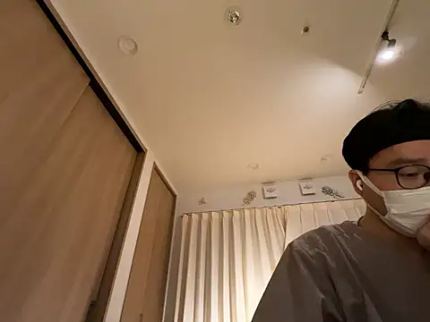 Snapshot of shizuku-kun211 chatting on 03/21/26, 12:21 shizuku-kun211 online show from 03/21/26, 12:21