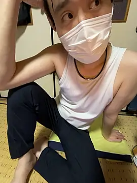 Snapshot of shizuku-kun211 chatting on 04/18/26, 12:42 shizuku-kun211 online show from 04/18/26, 12:42