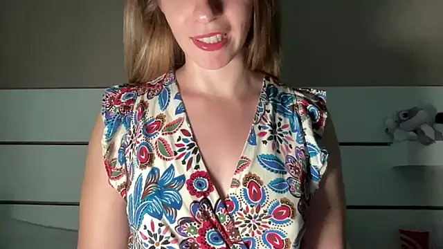 petiteetoile online show from 06/12/26, 02:49