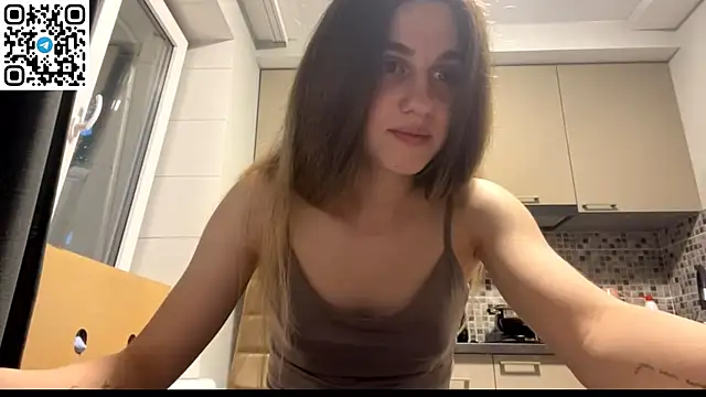 Snapshot of LovelySilk_63 chatting on 06/16/26, 06:21 LovelySilk 63 online show from 06/16/26, 06:21