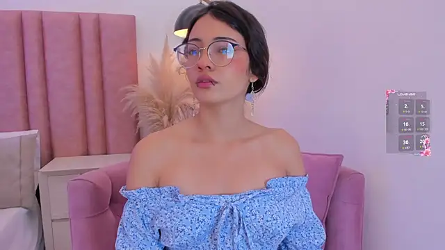 Snapshot of im_lily_ chatting on 04/18/26, 12:53 im lily online show from 04/18/26, 12:53