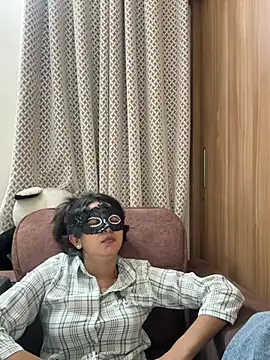 Snapshot of raavigirl chatting on 05/06/26, 06:57 raavigirl online show from 05/06/26, 06:57