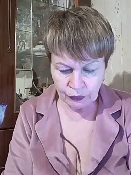 SophieBurns online show from 05/18/26, 02:01