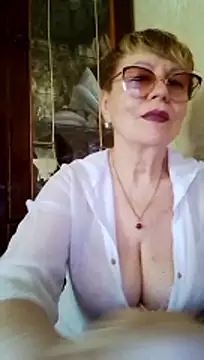 SophieBurns online show from 07/19/26, 10:52