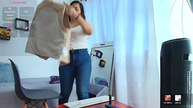 Sophie Tyler online show from 06/26/26, 01:59