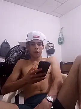 Snapshot of baby_22cm chatting on 04/08/26, 11:05 baby 22cm online show from 04/08/26, 11:05
