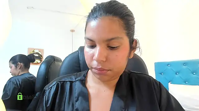 Snapshot of Dulcecooper1 chatting on 04/29/26, 05:30 Dulcecooper1 online show from 04/29/26, 05:30