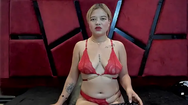Snapshot of LilianaVegas chatting on 04/15/26, 07:58 LilianaVegas online show from 04/15/26, 07:58