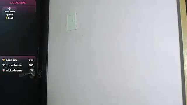 Snapshot of FRANCESCA_LOVE_ chatting on 05/16/26, 09:17 FRANCESCA LOVE online show from 05/16/26, 09:17