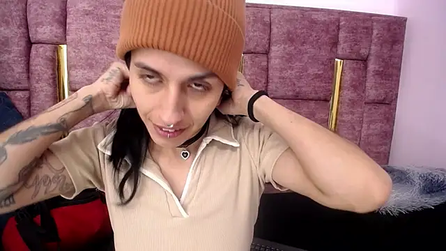 Snapshot of FRANCESCA_LOVE_ chatting on 05/21/26, 04:19 FRANCESCA LOVE online show from 05/21/26, 04:19