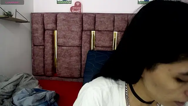 Snapshot of FRANCESCA_LOVE_ chatting on 06/09/26, 05:35 FRANCESCA LOVE online show from 06/09/26, 05:35