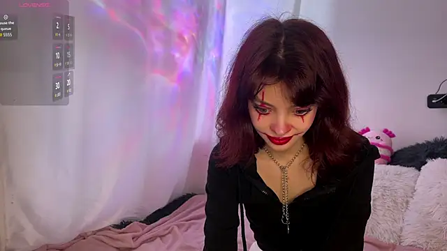 Snapshot of CassyVixen chatting on 04/01/26, 04:37 CassyVixen online show from 04/01/26, 04:37