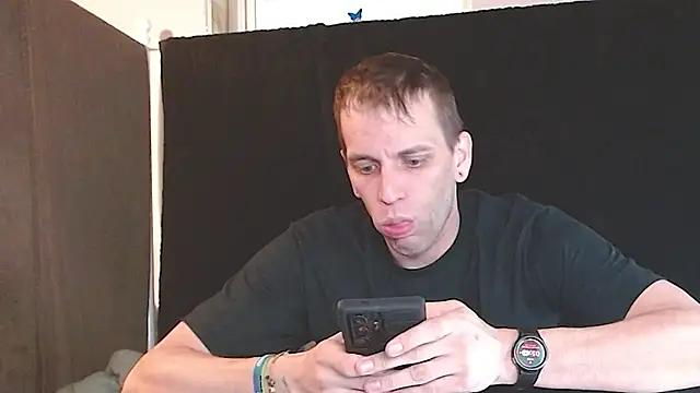 Snapshot of cguffey2284 chatting on 03/13/26, 09:43 cguffey2284 online show from 03/13/26, 09:43