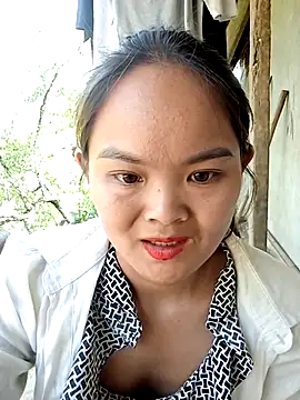 Snapshot of Luminana chatting on 04/12/26, 02:38 Luminana online show from 04/12/26, 02:38