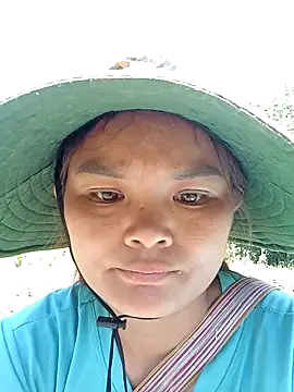 Snapshot of Luminana chatting on 05/13/26, 06:22 Luminana online show from 05/13/26, 06:22