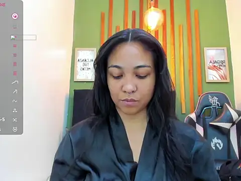 Snapshot of Venuz_01 chatting on 06/13/26, 01:03 Venuz 01 online show from 06/13/26, 01:03