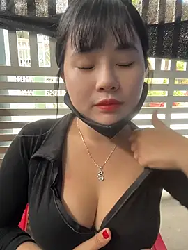Snapshot of Lewd_couple chatting on 05/07/26, 05:57 Lewd couple online show from 05/07/26, 05:57