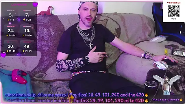 Snapshot of SwatRocShy chatting on 04/28/26, 06:07 SwatRocShy online show from 04/28/26, 06:07