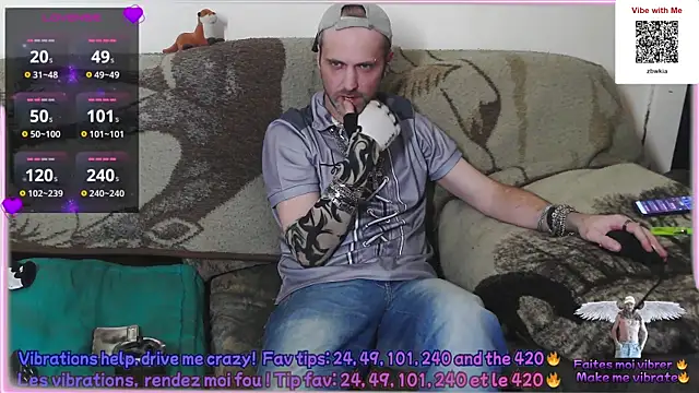 Snapshot of SwatRocShy chatting on 05/08/26, 06:08 SwatRocShy online show from 05/08/26, 06:08