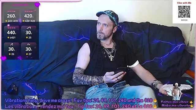 Snapshot of SwatRocShy chatting on 05/17/26, 03:15 SwatRocShy online show from 05/17/26, 03:15